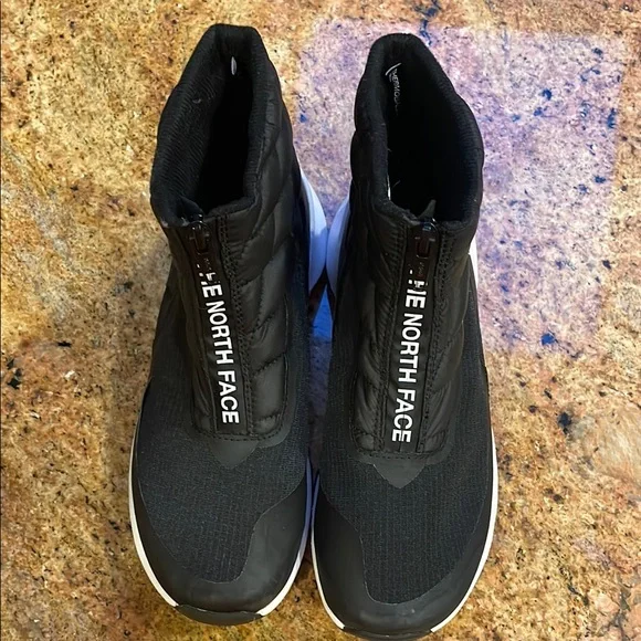 The North Face Black Quilted Boots Sneakers - Picture 6 of 6